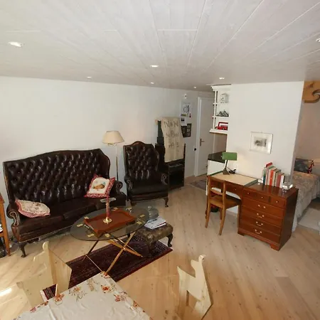 Studio Cosy A *